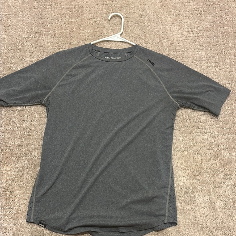 UNRL Men’s Stride Short Sleeve